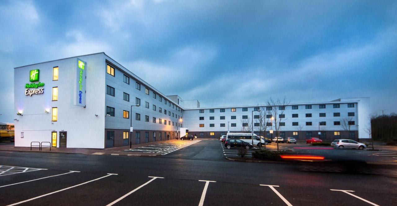 Holiday Inn Express Manchester Airport By Ihg Ringway Kültér fotó